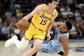 九游官网电脑版网页包含赛前体能课后，洛杉矶湖人止住颓势备战NBA常规赛，赛场秩序良好，数据趋势出现新变化的词条